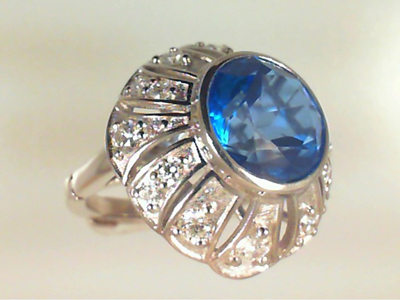 Custom ring design at Diamonds on Main